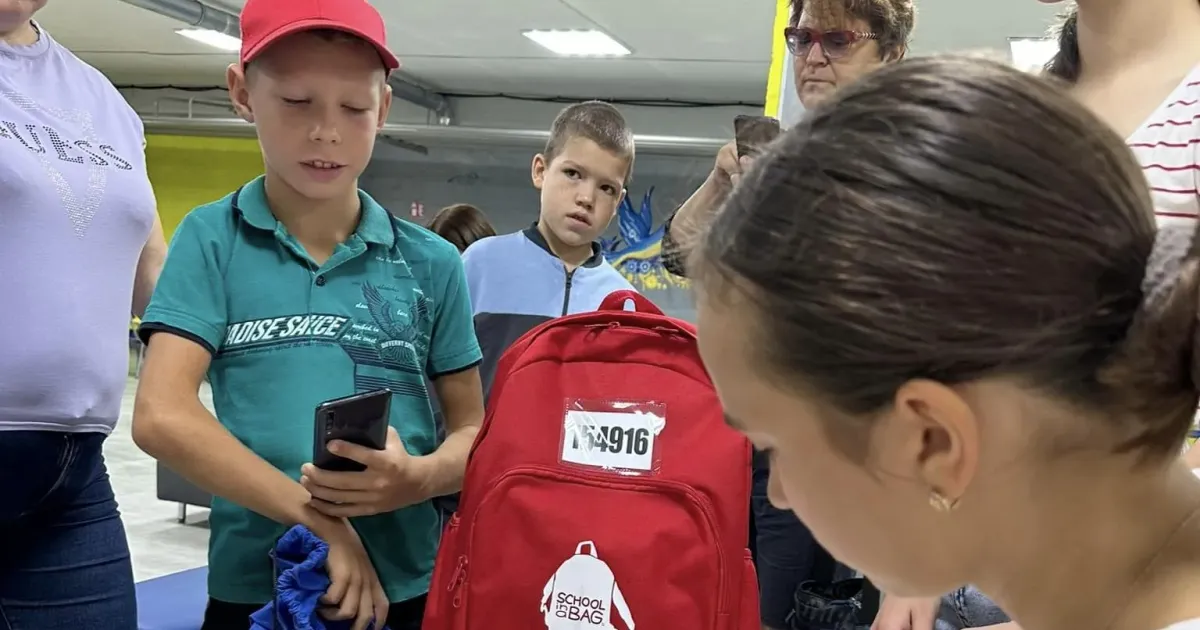 Фото: ОСВІТА, МОЛОДЬ ТА СПОРТ КРАСНОКУТЩИНИ У Краснокутську діти вразливих категорій отримали рюкзаки від благодійників на порталі Gromada Group
