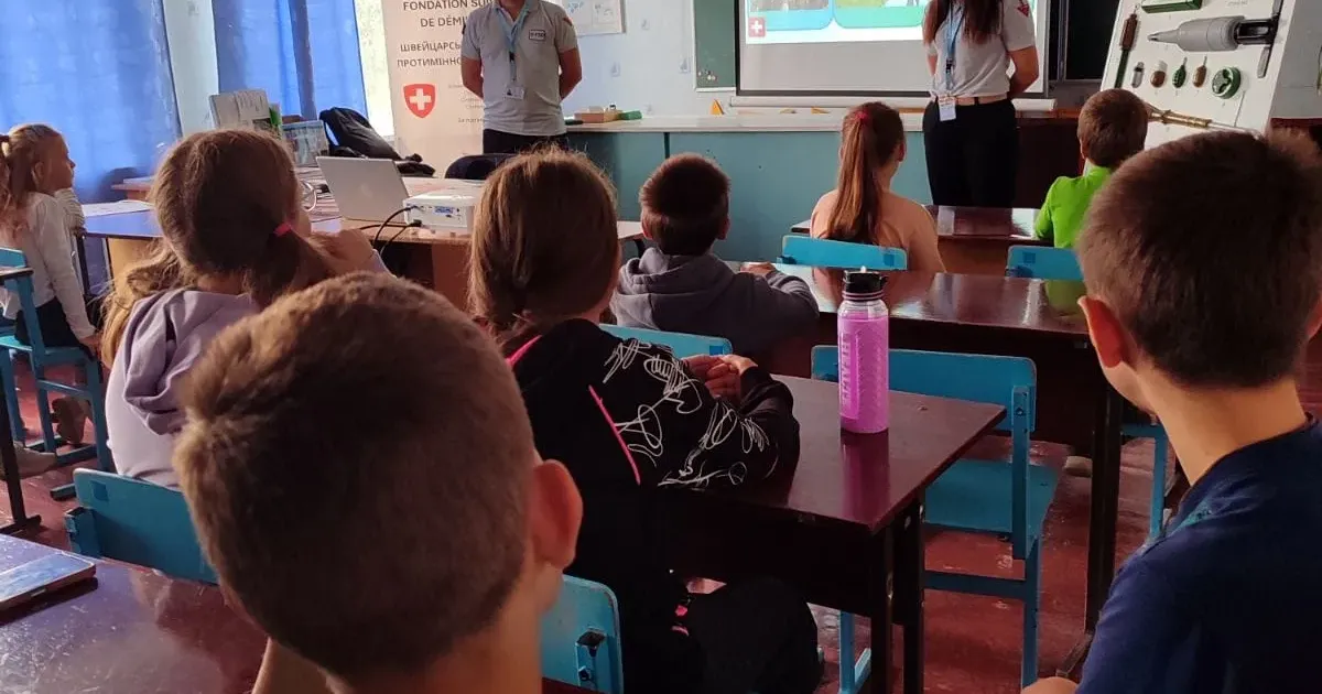 Фото: ОСВІТА, МОЛОДЬ ТА СПОРТ КРАСНОКУТЩИНИ Лекції з безпеки для учнів та фахівців В'язівського ліцею від гуманітарної організації (ФОТО) на порталі Gromada Group