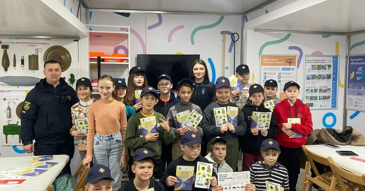 “Мобільний клас безпеки”: правоохоронці завітали до учнів Пархомівського ліцею “Мобільний клас безпеки”: правоохоронці завітали до учнів Пархомівського ліцею на порталі Gromada Group