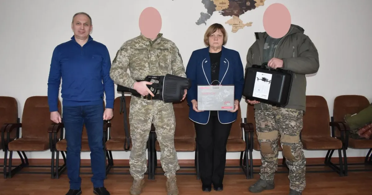 Фото Краснокутська селищна рада Краснокутська громада передала військовим автомобіль та обладнання для виконання бойових завдань на порталі Gromada Group