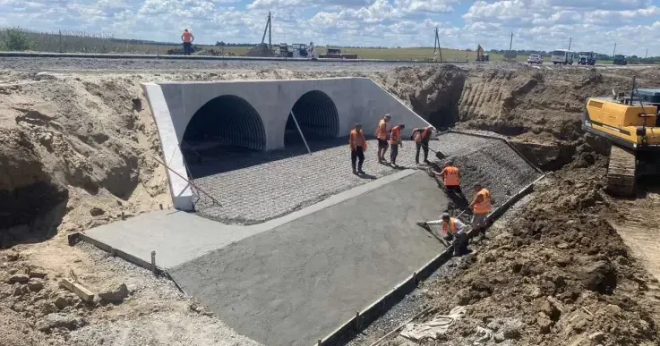 Фото: Служба відновлення та розвитку інфраструктури у Харківській області На Харківщині відновили міст, який зруйнували ще у 2022 році на порталі Gromada Group