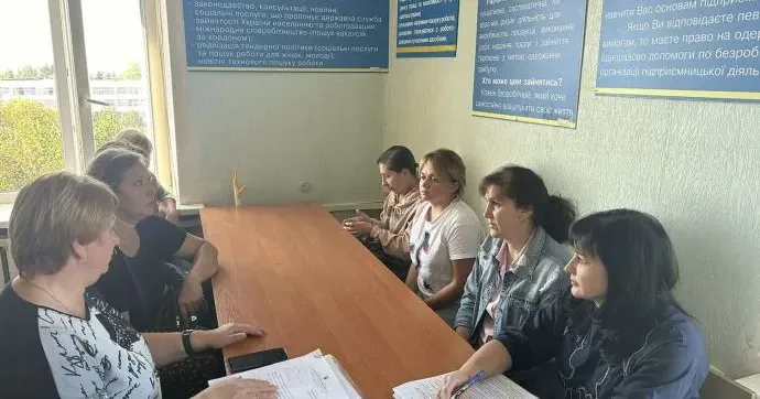 Фото Краснокутська селищна рада В рамках проведення Всеукраїнської інформаційної кампанії «Робота для ВПО: ти потрібен» Краснокутським відділом Богодухівської філії Харківського обласного центру зайнятості проведено профінформаційний семінар для внутрішньо переміщених осіб