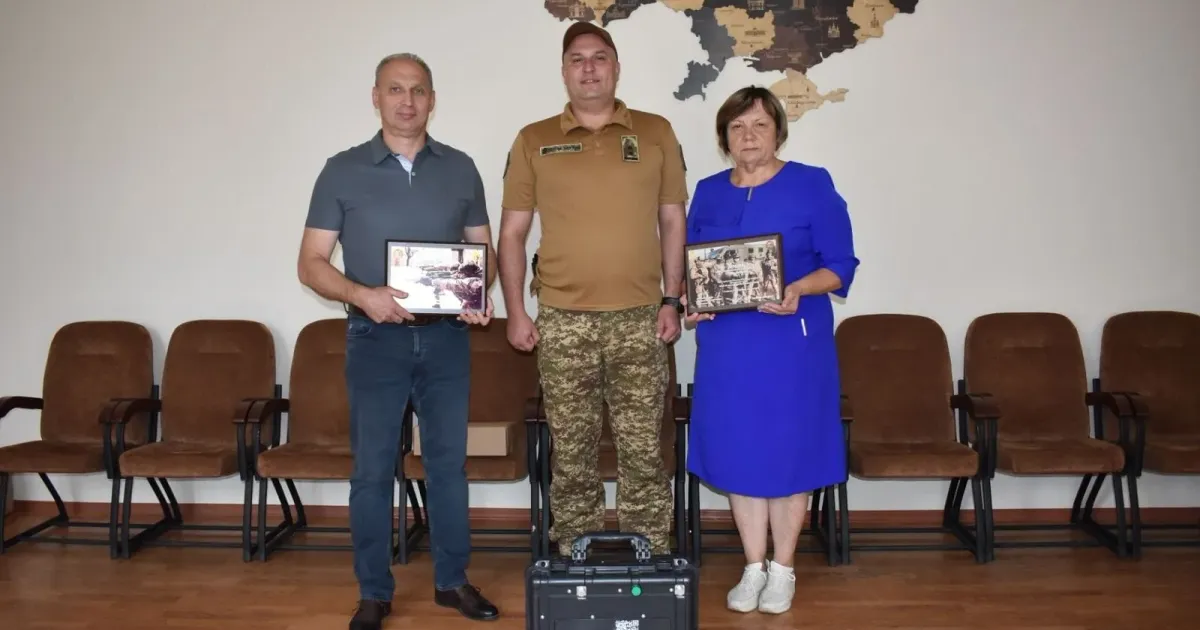 Фото КРАСНОКУТСЬКА СЕЛИЩНА РАДА Краснокутська громада передала військовим засіб РУБ на порталі Gromada Group